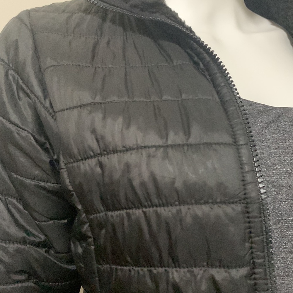 The North Face Kids Black Quilted Puffer Jacket - Picture 15 of 15